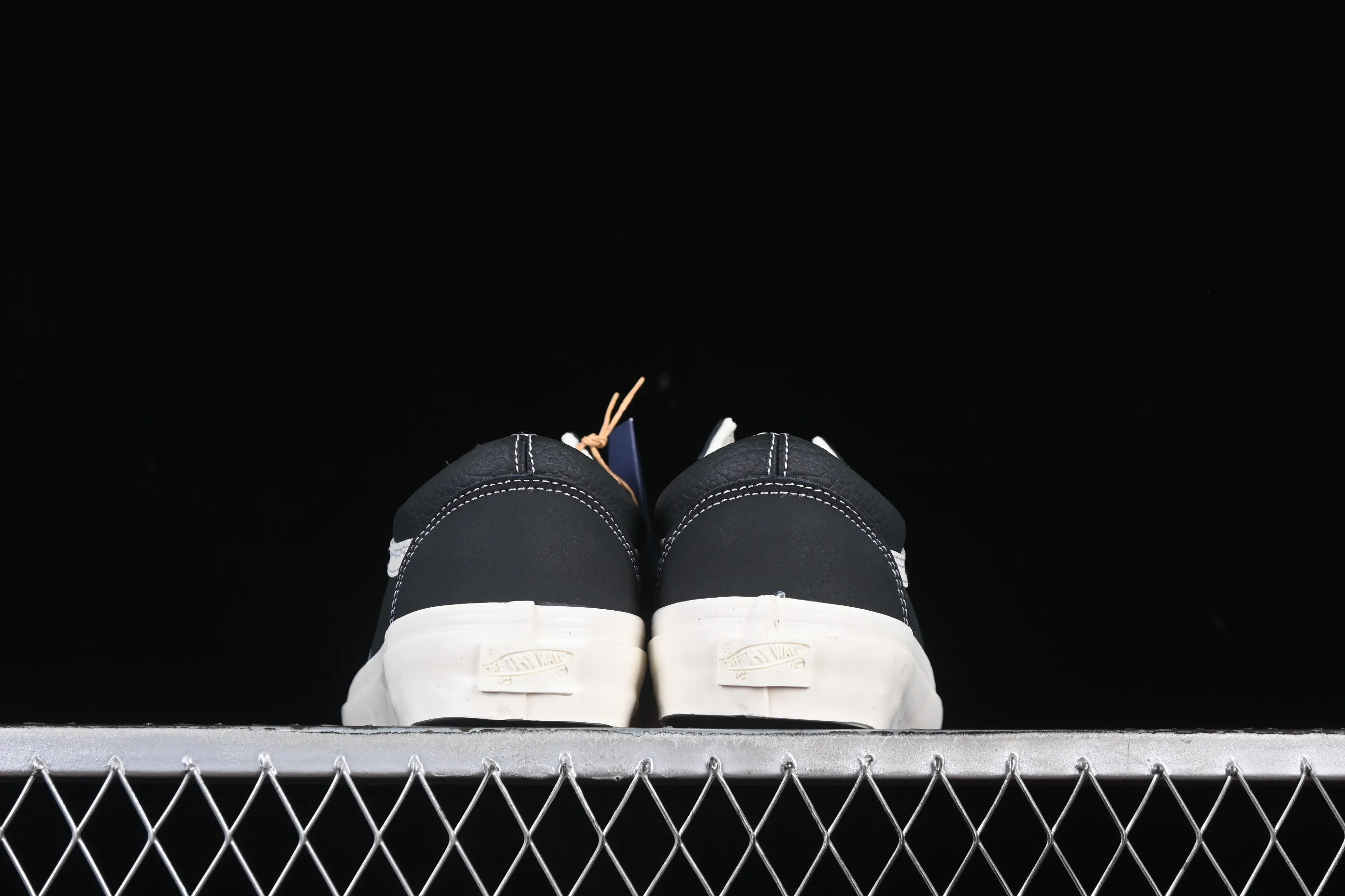 All categories Vans Vans series Vans Low Vans low top Vans Premium Old Skool 36 Vans official high-end full leather retro sneakers VN000D57BLK